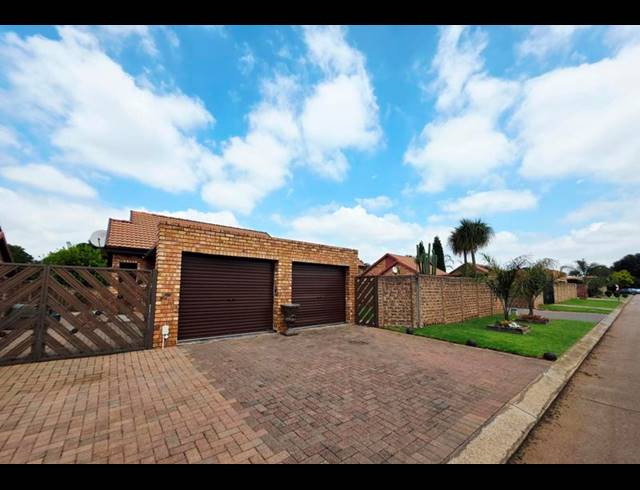 2 BEDROOM HOUSE FOR SALE IN POMONA